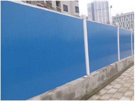 pvc圍擋安裝搭設注意事項及多種防腐方法